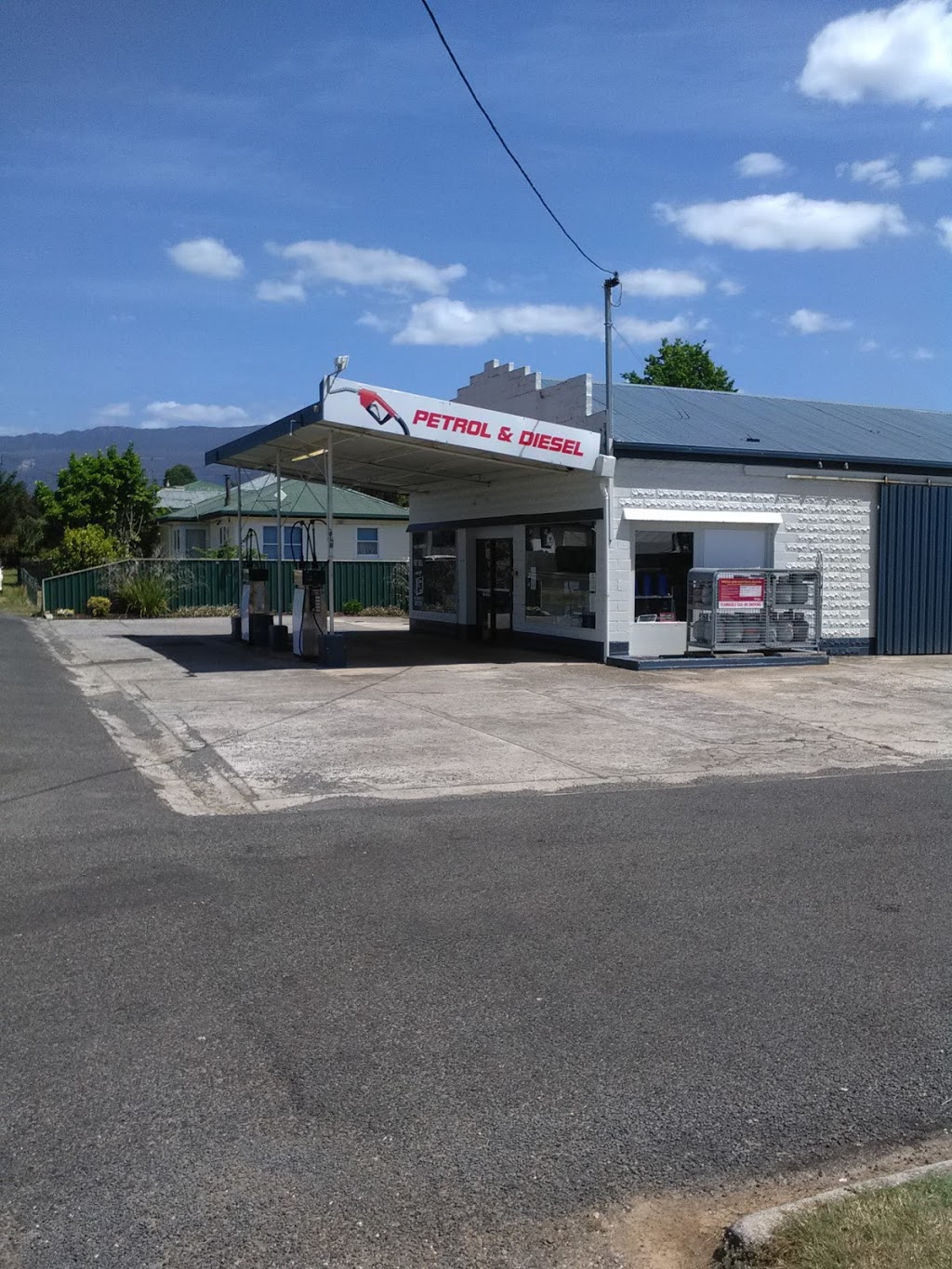 R&D Motors | gas station | 8 Caveside Rd, Mole Creek TAS 7304, Australia | 0363631173 OR +61 3 6363 1173