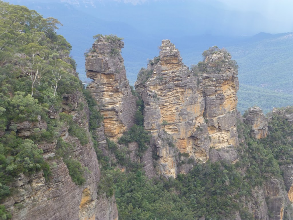 3 Sisters Blue Mountains Cottage | 30 Echo Point Rd, Katoomba NSW 2780, Australia