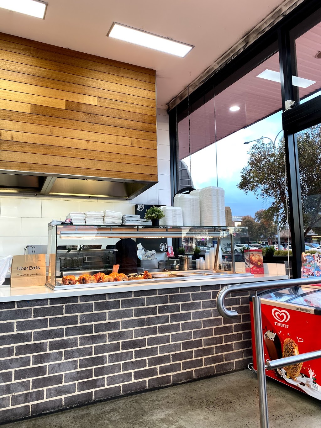 Wantirna Mall Charcoal Chicken | restaurant | 1&2/348 Mountain Hwy, Wantirna VIC 3152, Australia | 0397207778 OR +61 3 9720 7778