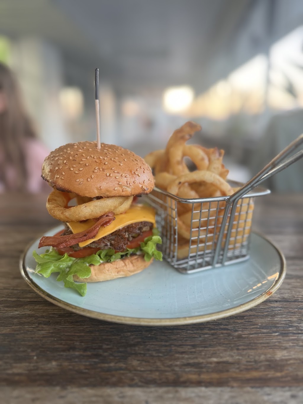 Burger Urge (Andergrove) | Village Shopping Centre, 1/23 Oak St, Andergrove QLD 4740, Australia | Phone: (07) 4962 3002