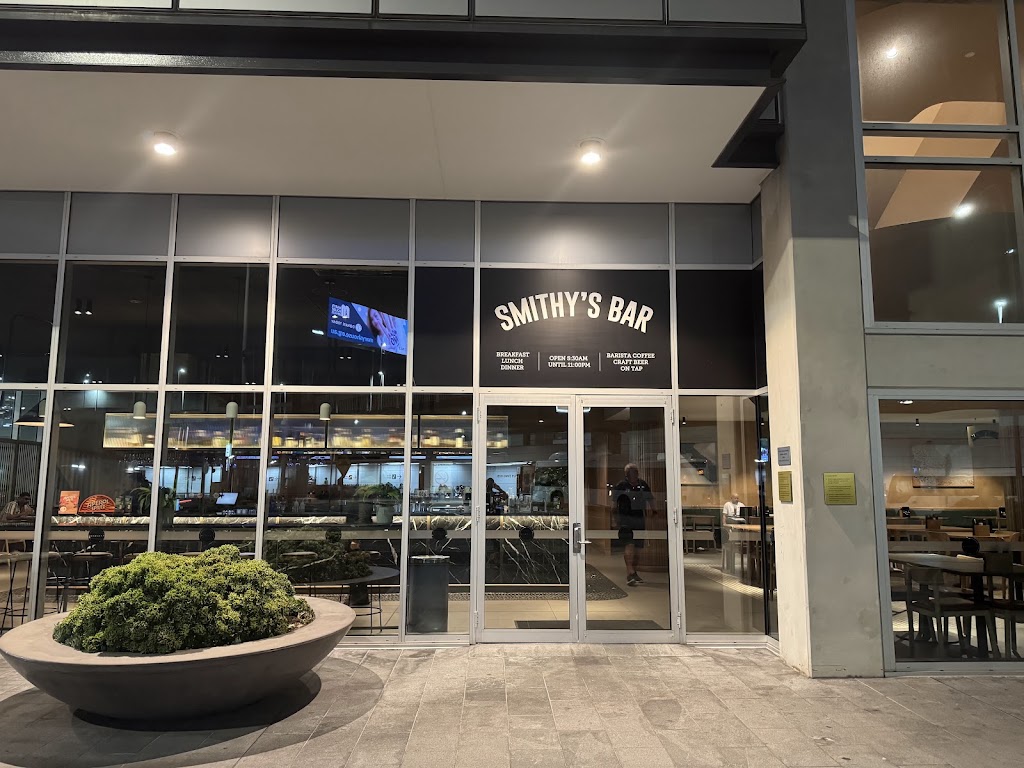 Smithys Bar | Sydney Airport, 8 Arrival Ct, Mascot NSW 2020, Australia | Phone: (02) 9313 2500
