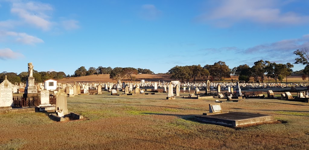 Tenterfield Cemetery | LOT 7046 Western St, Tenterfield NSW 2372, Australia | Phone: (02) 6736 6000