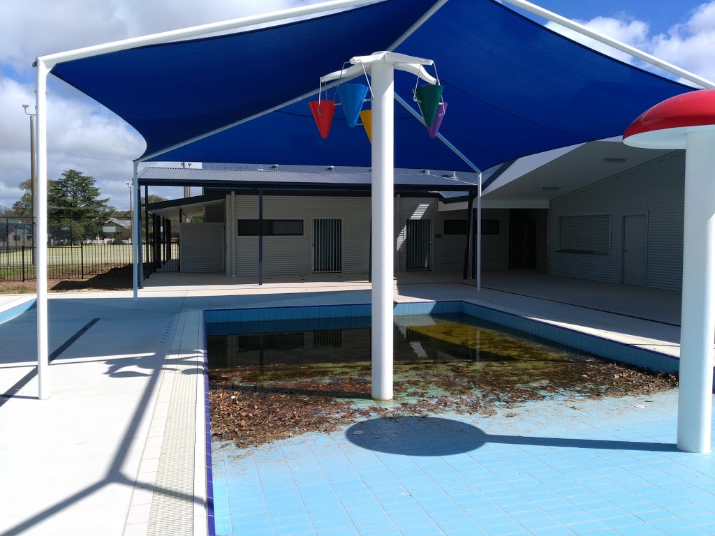 Henty Swimming Pool |  | 28 Keightley St, Henty NSW 2658, Australia | 0269293032 OR +61 2 6929 3032