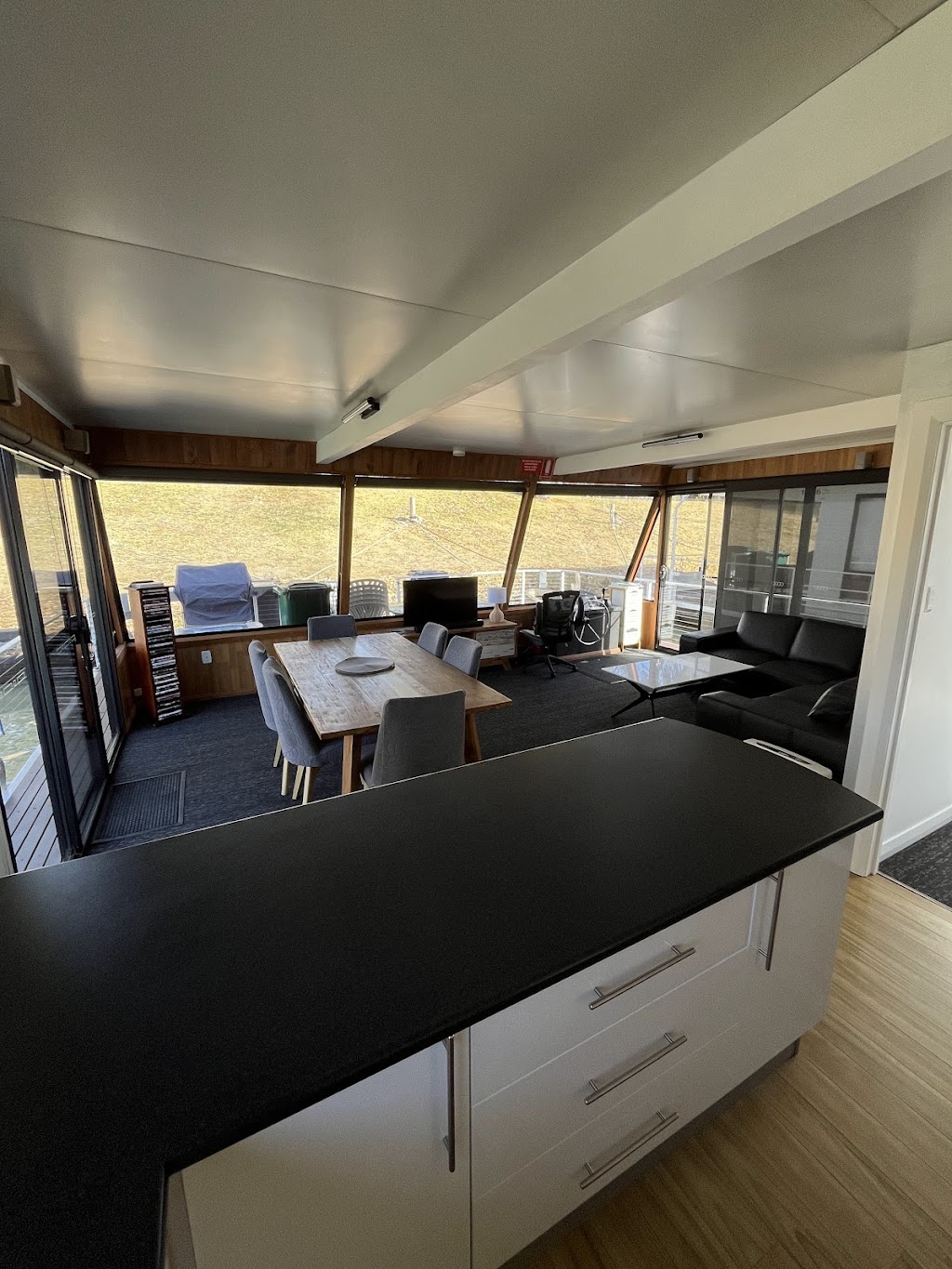 Kodari Houseboats | 57 Oval Rd, Morgan SA 5320, Australia | Phone: 0439 439 225