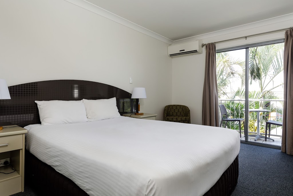 Waterloo Bay Motel | lodging | 25 Byrneside Terrace, Wynnum QLD 4178, Australia | 0738932344 OR +61 7 3893 2344