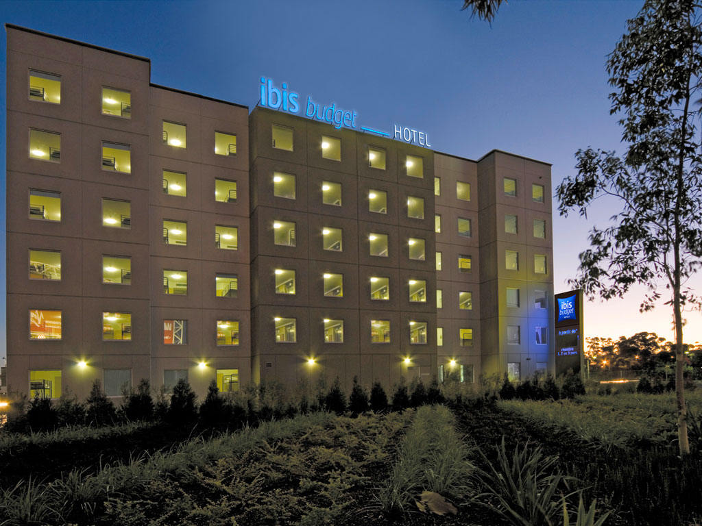 ibis budget Sydney Airport | lodging | 5 Ross Smith Ave, Mascot NSW 2020, Australia | 0283391840 OR +61 2 8339 1840