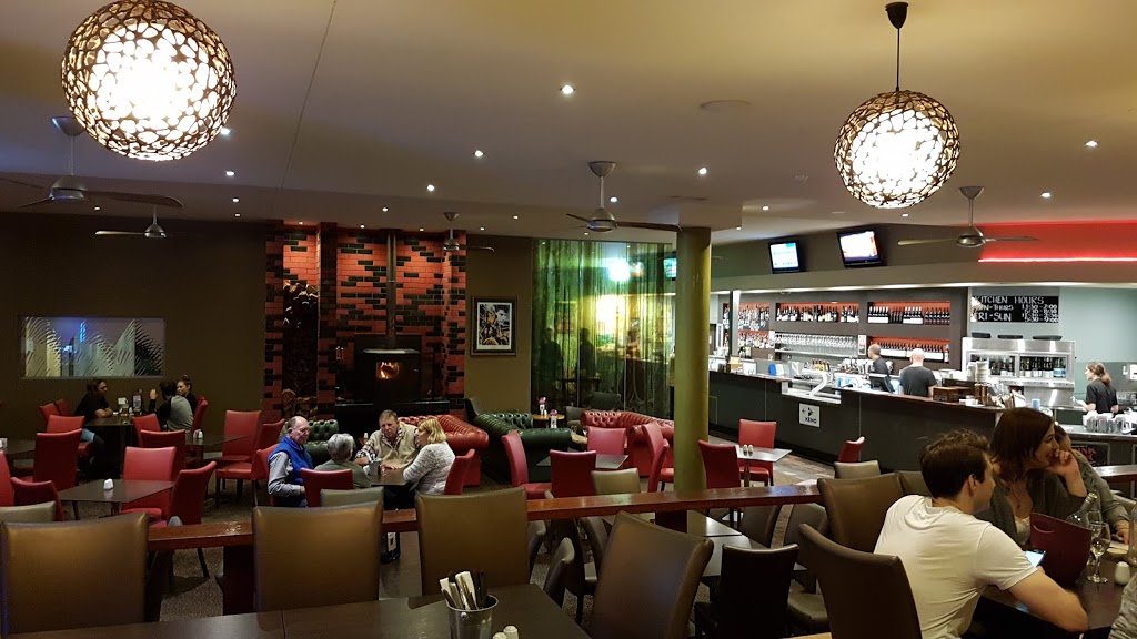 Wollongbar Tavern | restaurant | 53 Simpson Ave, Wollongbar NSW 2477, Australia | 0266281848 OR +61 2 6628 1848