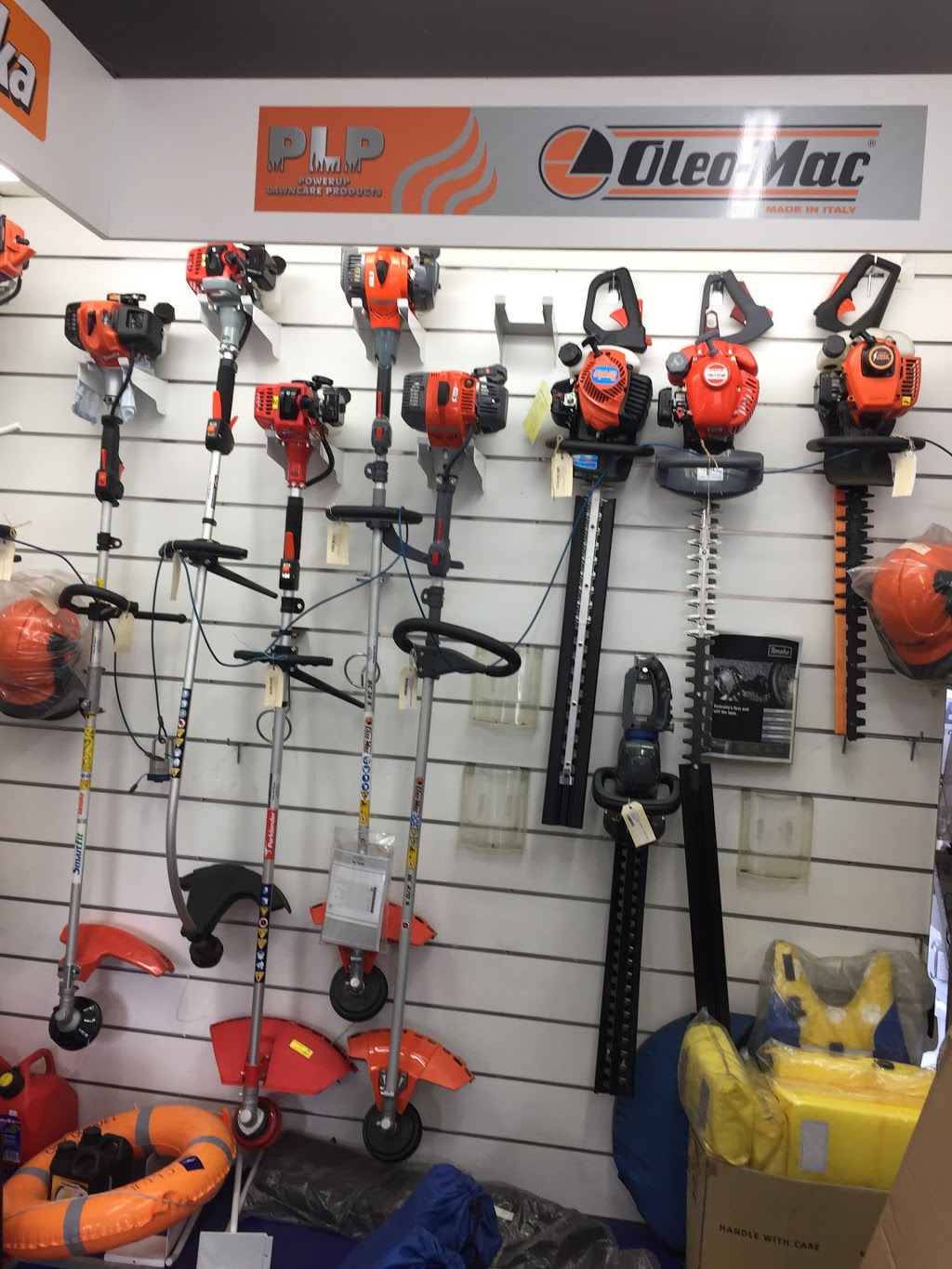 Dave Hill Marine | store | 1 Berry St, Nowra NSW 2541, Australia | 0244236137 OR +61 2 4423 6137