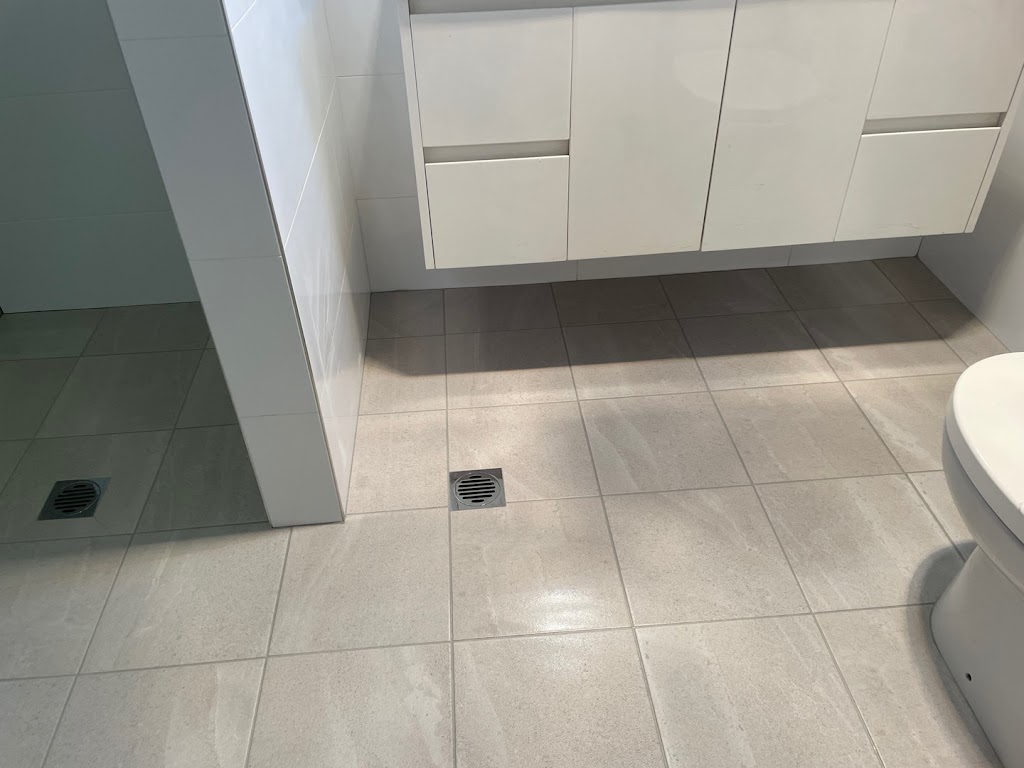 Triple A Tiling Services | 33 Geranium Cl, Glenmore Park NSW 2745, Australia | Phone: 0439 664 866