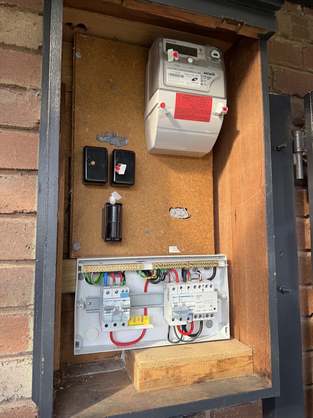 DMACK Electrix Group Pty Ltd | 4 Hilton Ct, Frankston VIC 3199, Australia | Phone: 0419 430 991