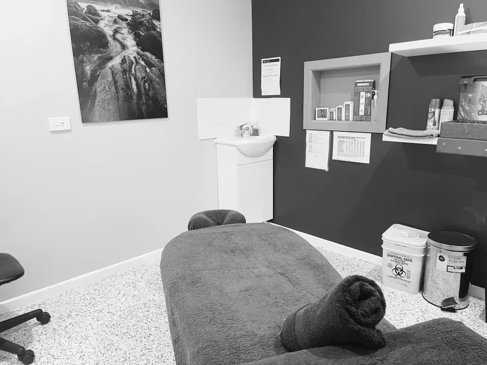Pin Point Remedial Massage | 22 Clayton Rd, Lammermoor QLD 4703, Australia | Phone: 0406 916 490