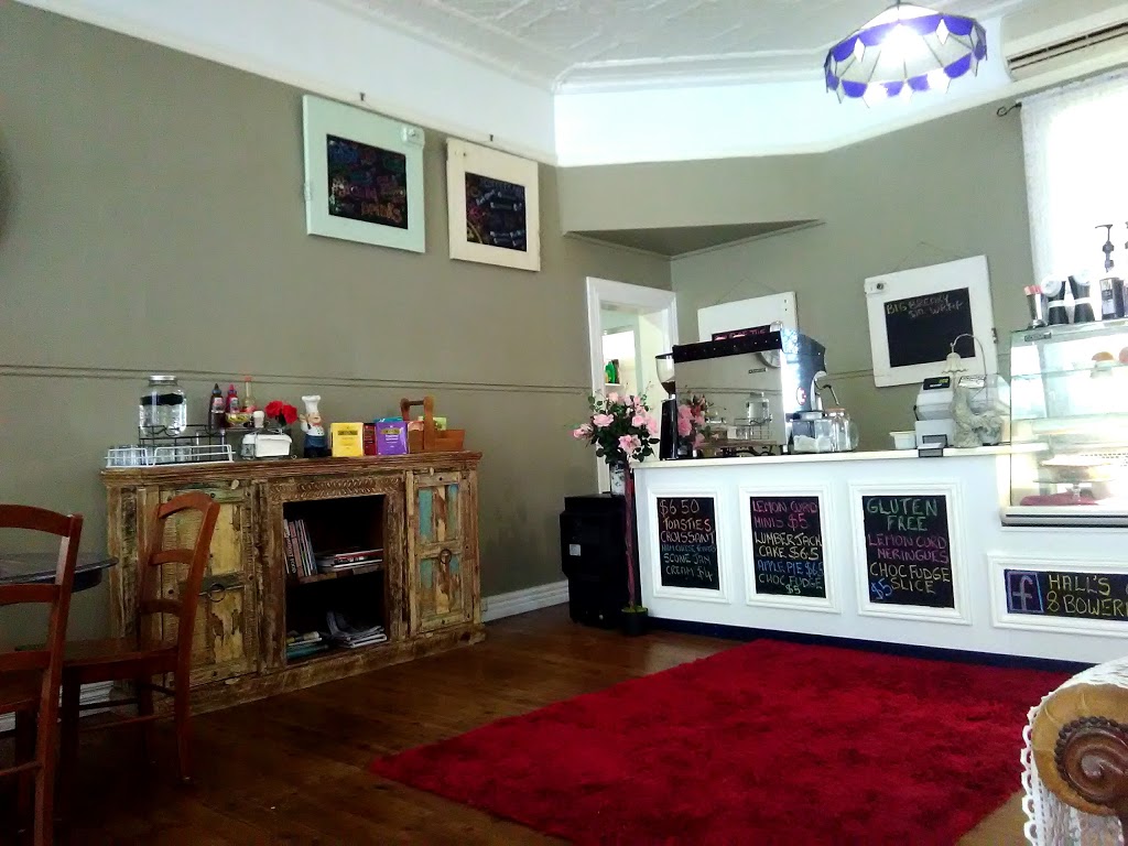 Halls Coffee Cottage | cafe | 86 Whitton St, Narrandera NSW 2700, Australia | 0431696795 OR +61 431 696 795