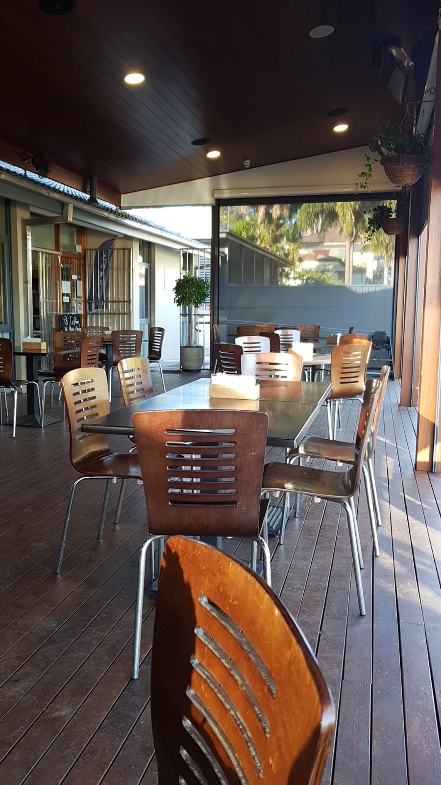 Wangi Deck Cafe | cafe | 242 Watkins Rd, Wangi Wangi NSW 2267, Australia | 0249754354 OR +61 2 4975 4354