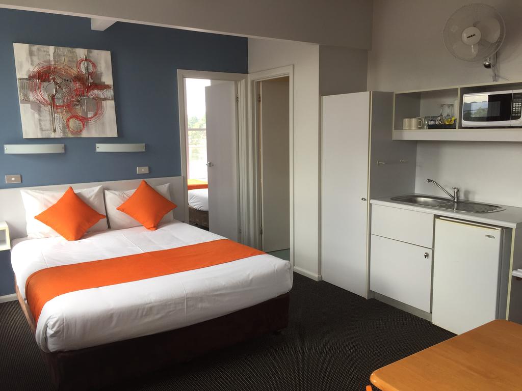 Waterfront Lodge Motel | lodging | 153 Risdon Rd, Lutana TAS 7008, Australia | 0362284748 OR +61 3 6228 4748