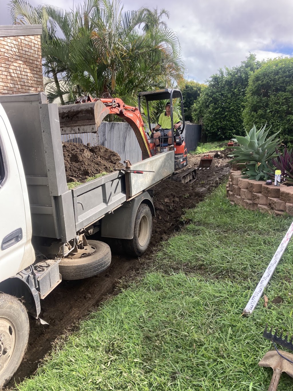 Diggermate Mini Excavator Hire Mackay | 123 Glenella Richmond Rd, Richmond QLD 4740, Australia | Phone: 0447 973 901