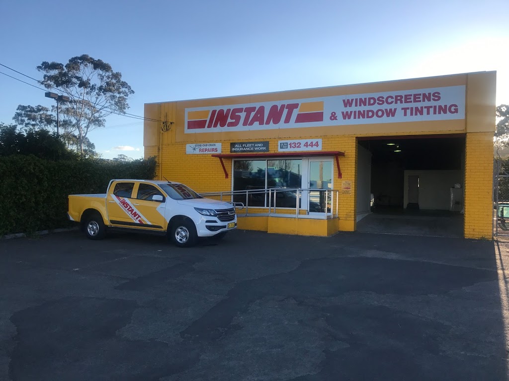 Instant Windscreens Wollongong - Repairs & Tinting | car repair | 108 Auburn St, Wollongong NSW 2500, Australia | 0242434999 OR +61 2 4243 4999