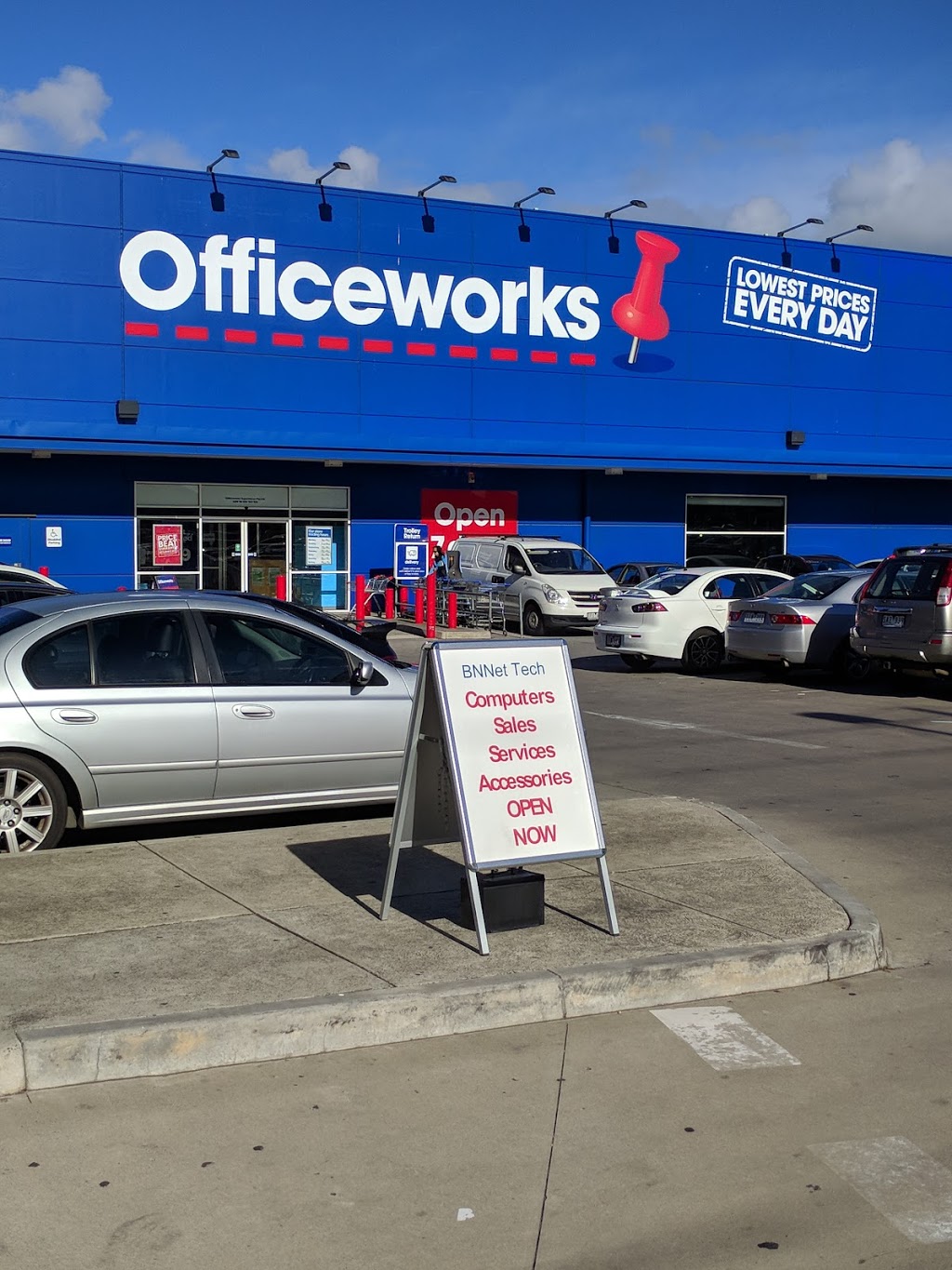 Officeworks Airport West | electronics store | Cnr Louis St &, Dromana Ave, Airport West VIC 3042, Australia | 0383185600 OR +61 3 8318 5600