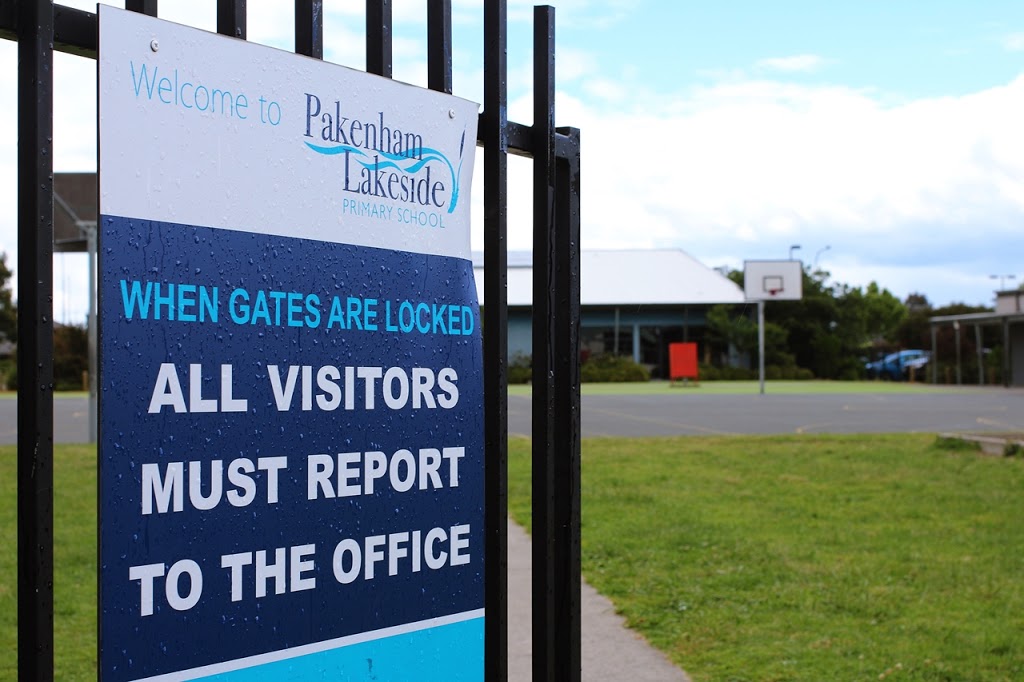 Pakenham Lakeside Primary School | school | 23 Shearwater Dr, Pakenham VIC 3810, Australia | 0359409532 OR +61 3 5940 9532