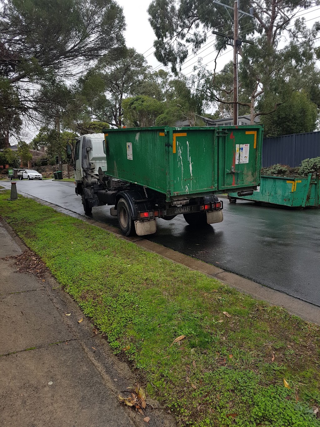 Online Bin Hire | 94/98 Kirkham Rd W, Keysborough VIC 3173, Australia | Phone: 0438 898 955