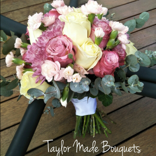 Taylor Made Bouquets | florist | Trafford Ln, Stanhope Gardens NSW 2768, Australia | 0402092205 OR +61 402 092 205