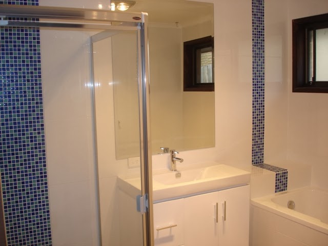 In2 Bathrooms | 1 Wirra St, Shailer Park QLD 4128, Australia | Phone: 0405 711 775