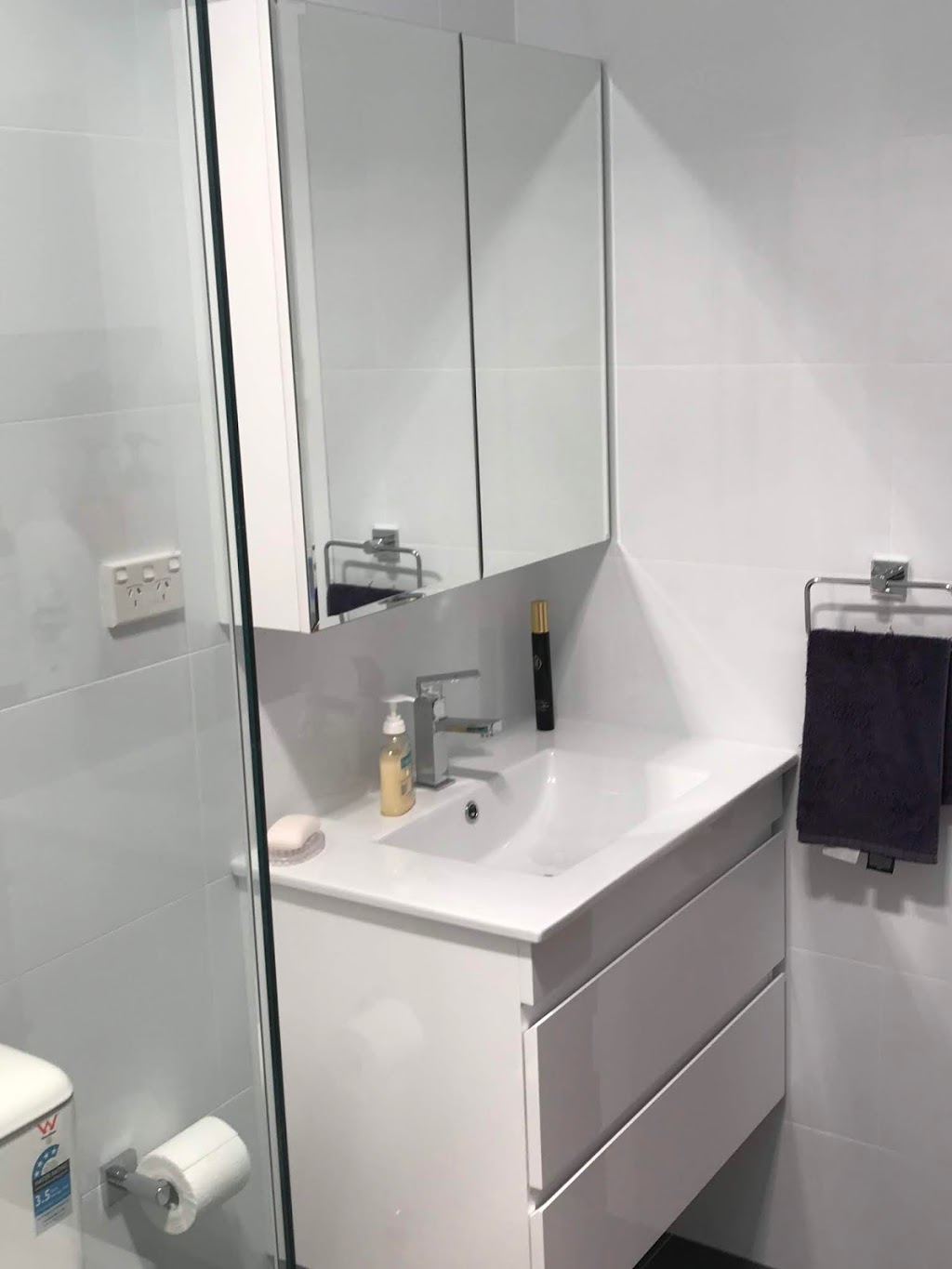 Upgrade Bathrooms | home goods store | 1/12 Forge St, Blacktown NSW 2148, Australia | 0418280620 OR +61 418 280 620