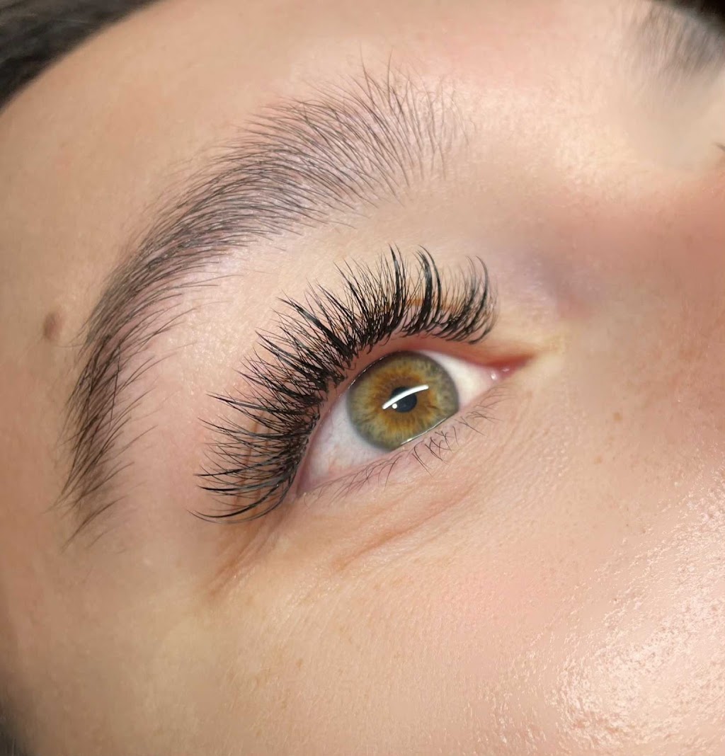 Petal & Lash | 177 Drover Cres, Flagstone QLD 4280, Australia | Phone: 0493 497 505