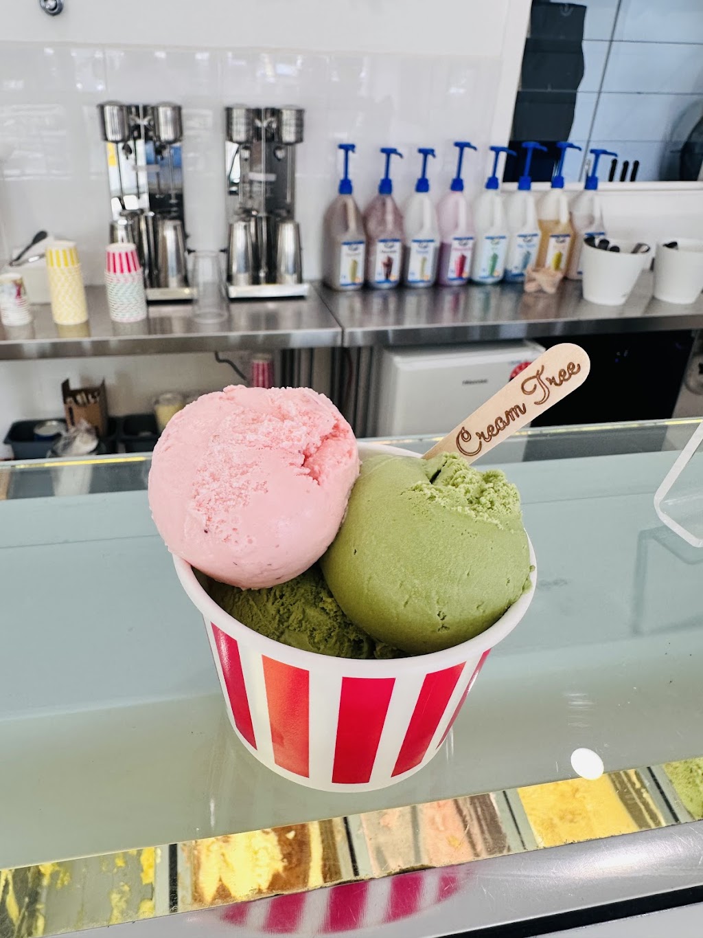 Ice cream Tree | 1 Temple St, Heyfield VIC 3858, Australia | Phone: 0493 426 939