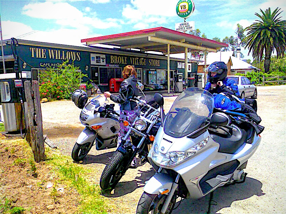 Willows Cafe & Restaurant | restaurant | 4 Wollombi Rd, Broke NSW 2330, Australia | 0265791056 OR +61 2 6579 1056