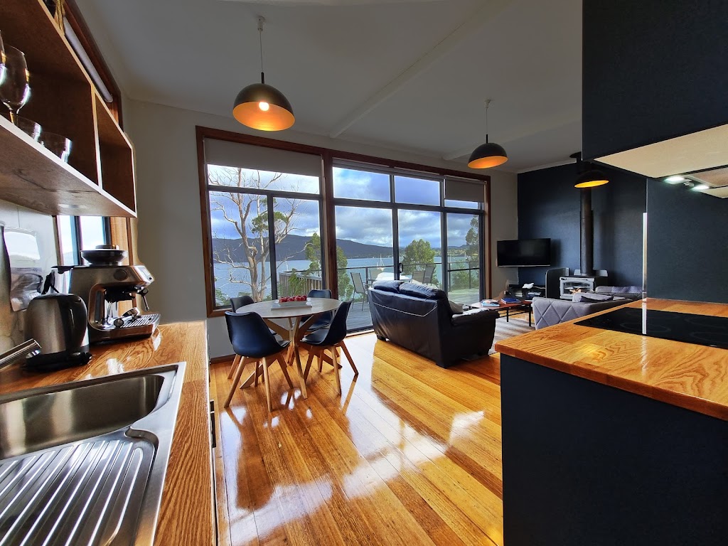 Dover Bay Cottages | 49 Bay View Rd, Dover TAS 7117, Australia | Phone: 0486 045 888