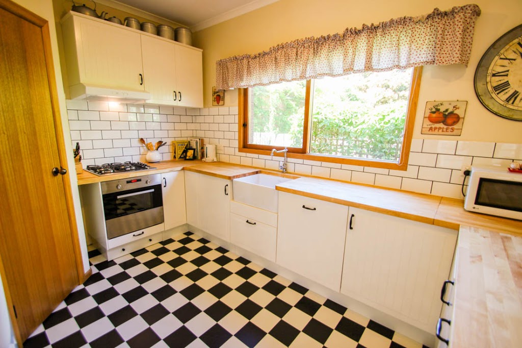 Bright Country Home | 1 Mount Porepunkah Rd, Bright VIC 3741, Australia | Phone: (03) 5759 2555