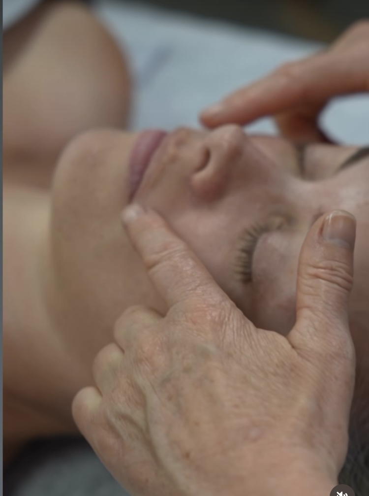 The Face Sculptor | 3 Dam Rd, Wombarra NSW 2515, Australia | Phone: 0425 834 883