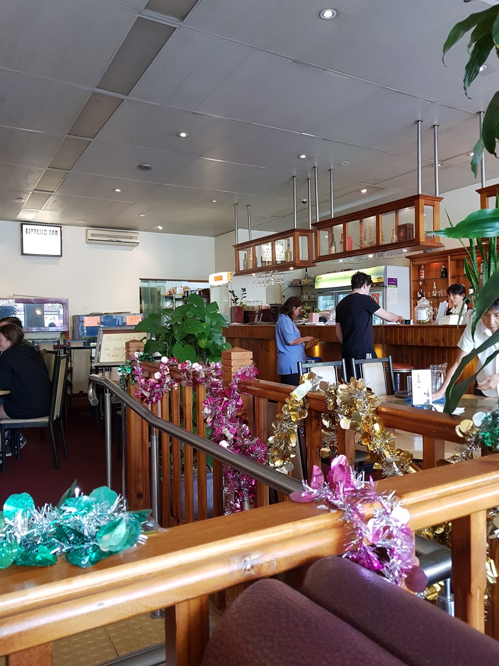 New Golden Emperor Thai and Chinese Restaurant | 151 Oak Rd North, Kirrawee NSW 2232, Australia | Phone: (02) 9521 3227