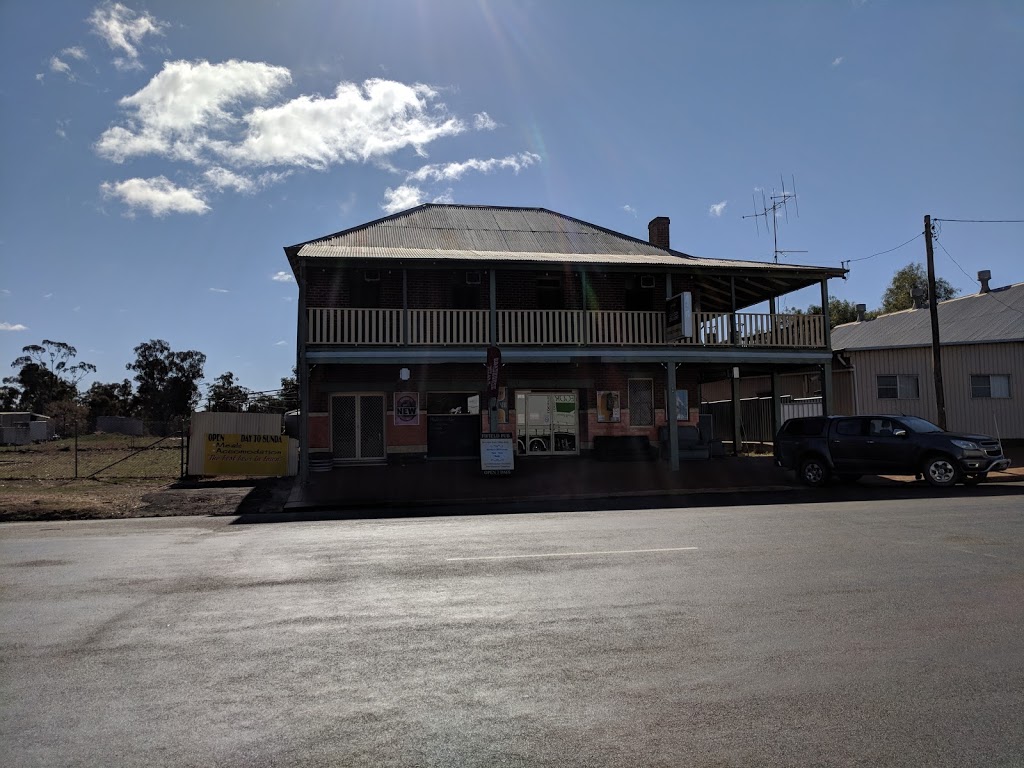 Fifield Hotel | 7 Slee St, Fifield NSW 2875, Australia | Phone: (02) 6892 7276