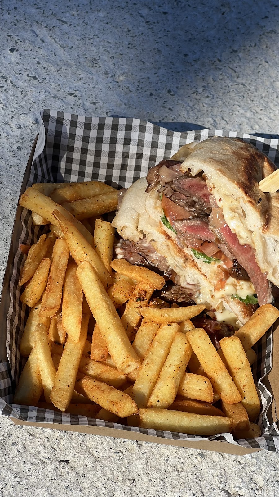 The Wedge | 150 Tallebudgera Creek Rd, Tallebudgera QLD 4228, Australia | Phone: (07) 5534 9900