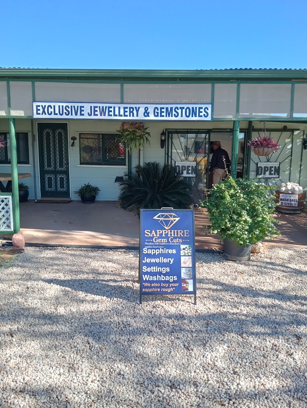 Sapphire Gem Cuts | 20 Keilambete Rd, Rubyvale QLD 4702, Australia | Phone: 0480 398 603