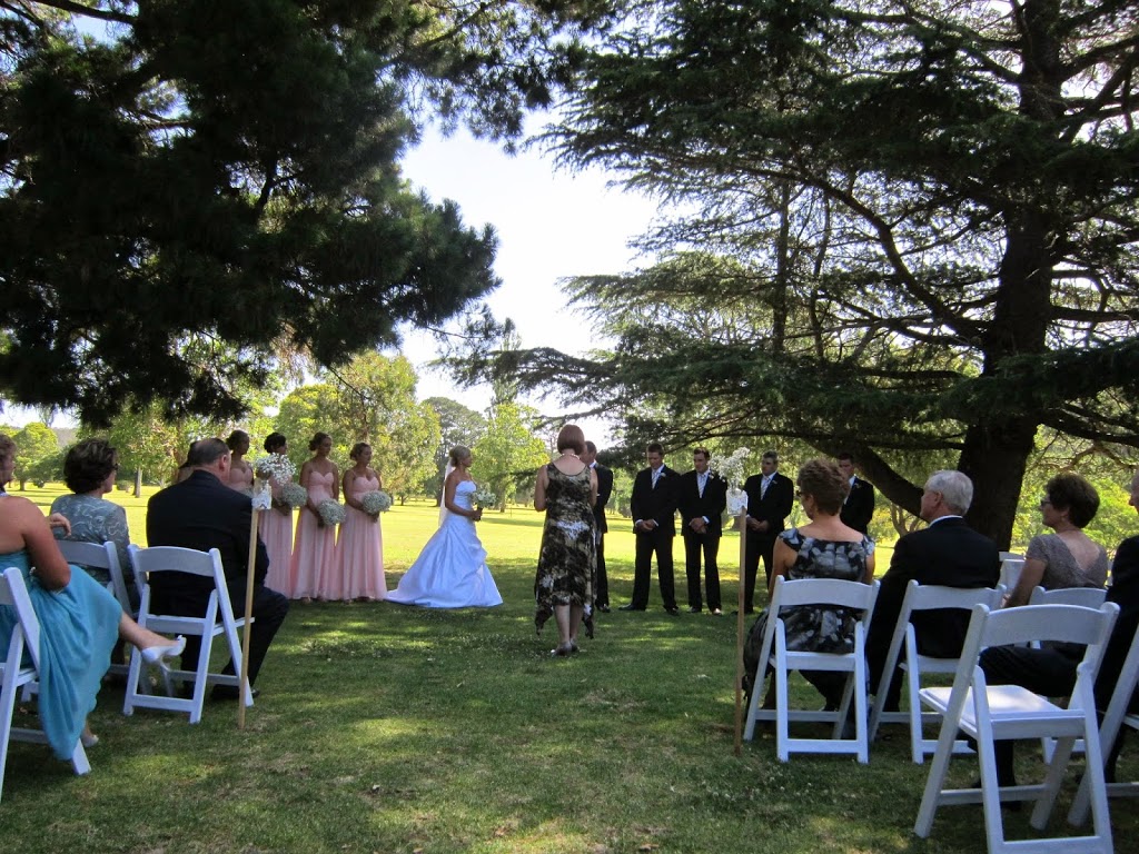 MARRIAGE CELEBRANT near Berry | 8 Lowana Cl, Tapitallee NSW 2540, Australia | Phone: (02) 4446 1186