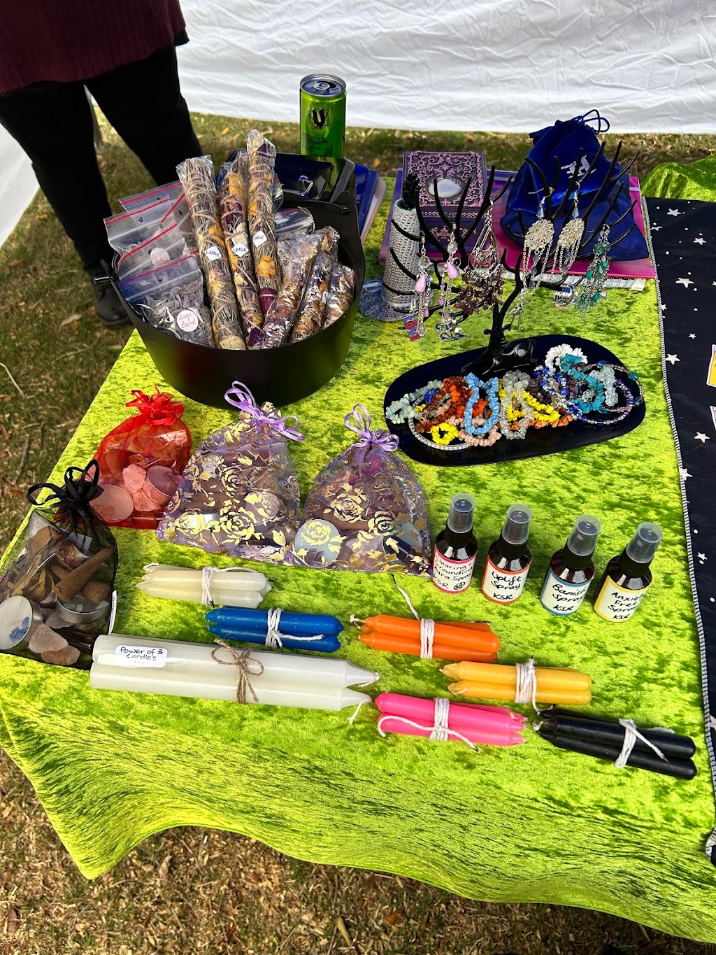 Karmanies Spiritual Readings | Harlaxton QLD 4350, Australia | Phone: 0424 573 043