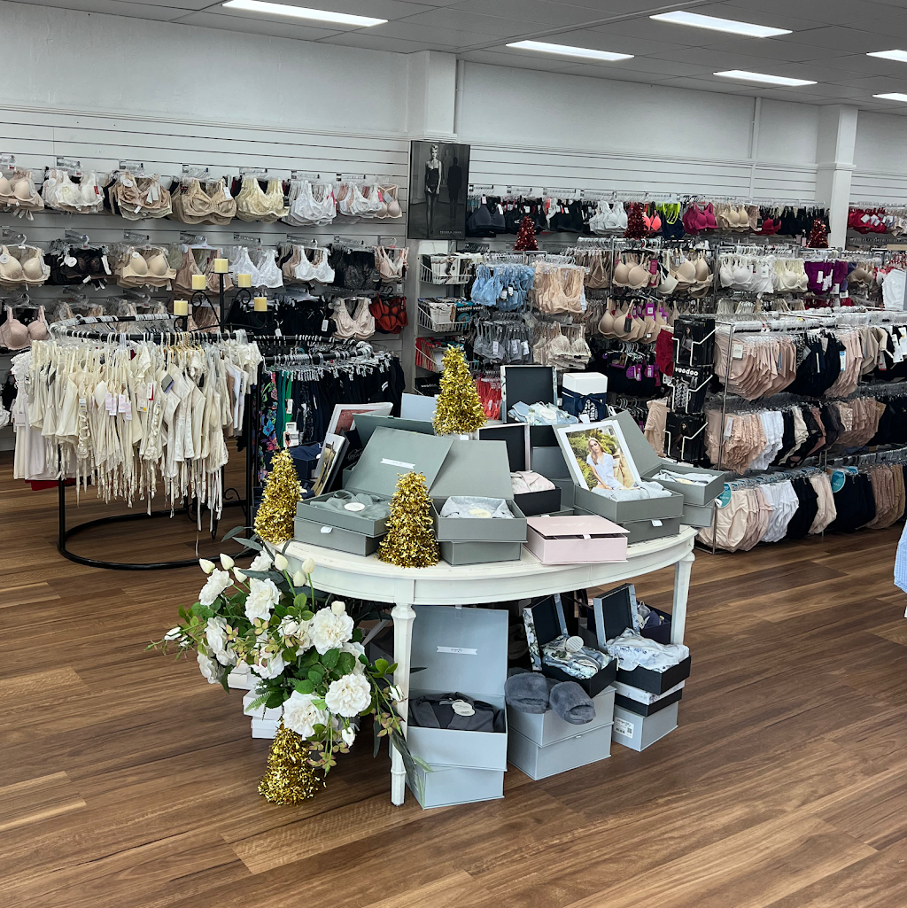 Victorian Touch - Lingerie & Sleepwear | 257 Windsor St, Richmond NSW 2753, Australia | Phone: (02) 4578 4892