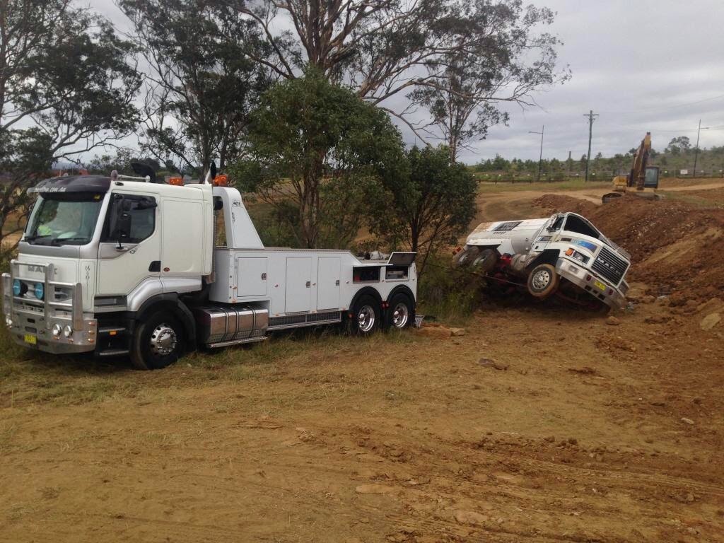 Truck and machinery transport | 20 Brisbane Rd, Campbelltown NSW 2560, Australia | Phone: 0418 220 228