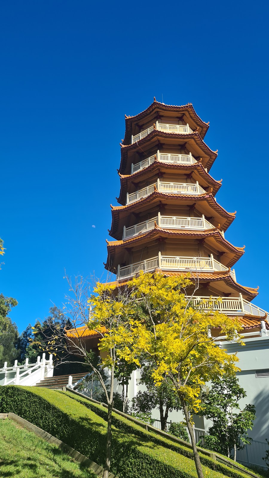 Fo Guang Shan Nan Tien Temple | 180 Berkeley Rd, Berkeley NSW 2506, Australia | Phone: (02) 4272 0600