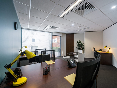 Regus - Canberra, Kingston | real estate agency | Units 1 to 4, 15 Tench St, Canberra ACT 2604, Australia | 0261265300 OR +61 2 6126 5300