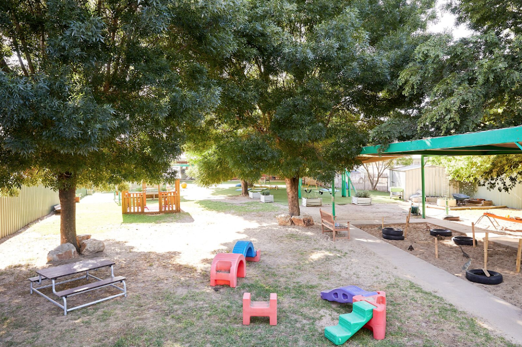 Central Wagga Child Care Centre | school | 58 Evans St, Wagga Wagga NSW 2650, Australia | 0269211686 OR +61 2 6921 1686