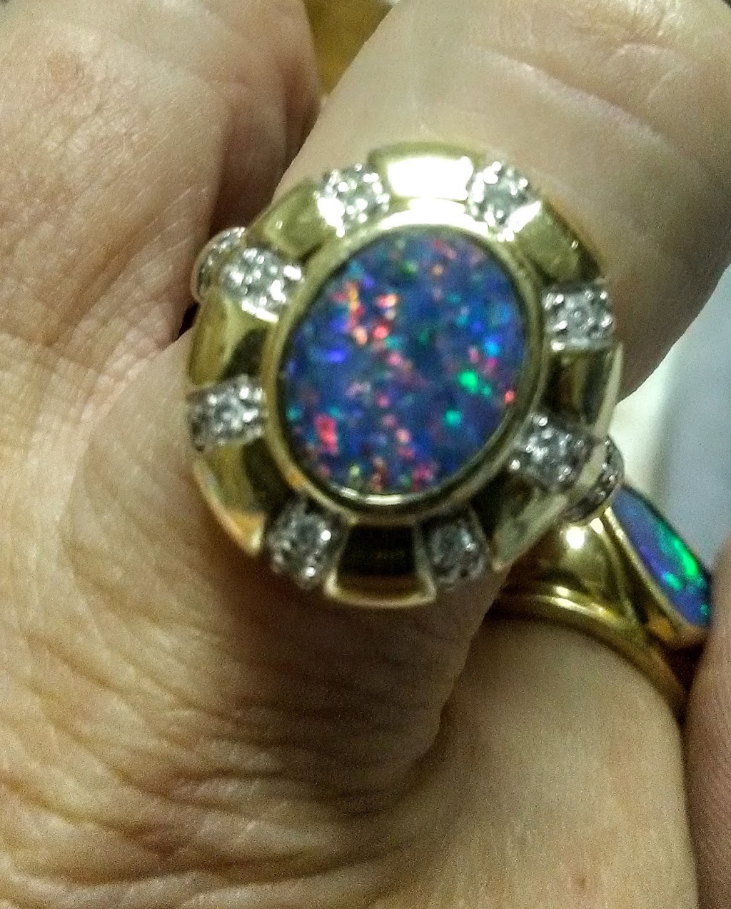 Whitsunday Opals | jewelry store | 2/4 Airlie Esplanade, Airlie Beach QLD 4802, Australia | 0749482255 OR +61 7 4948 2255