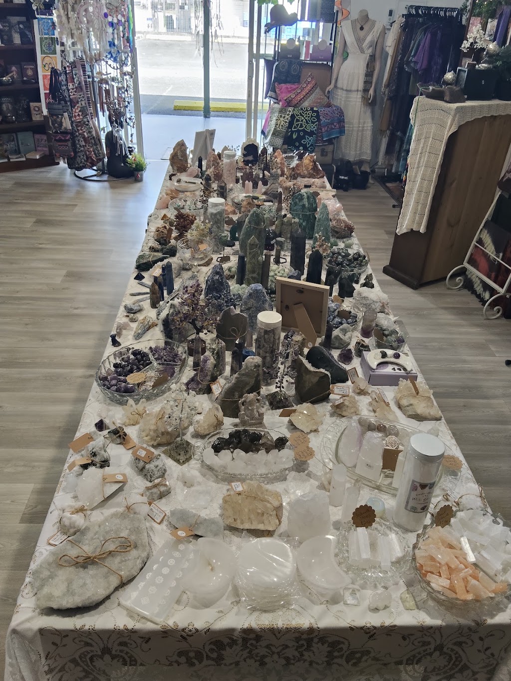 Radiant Temple | Shop 7/866 Beerburrum Rd, Elimbah QLD 4516, Australia | Phone: 0494 639 371
