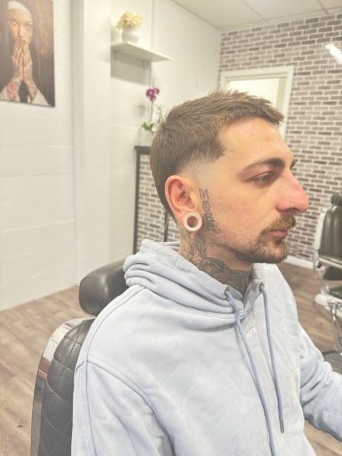 Sunset Barber sussex inlet /manyana | 5/196 Jacobs Dr, Sussex Inlet NSW 2540, Australia | Phone: 0474 072 342
