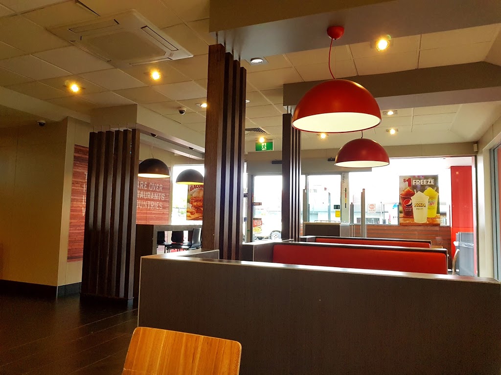 KFC Tuggeranong | 134-170 Reed St S, Greenway ACT 2900, Australia | Phone: (02) 6293 1400