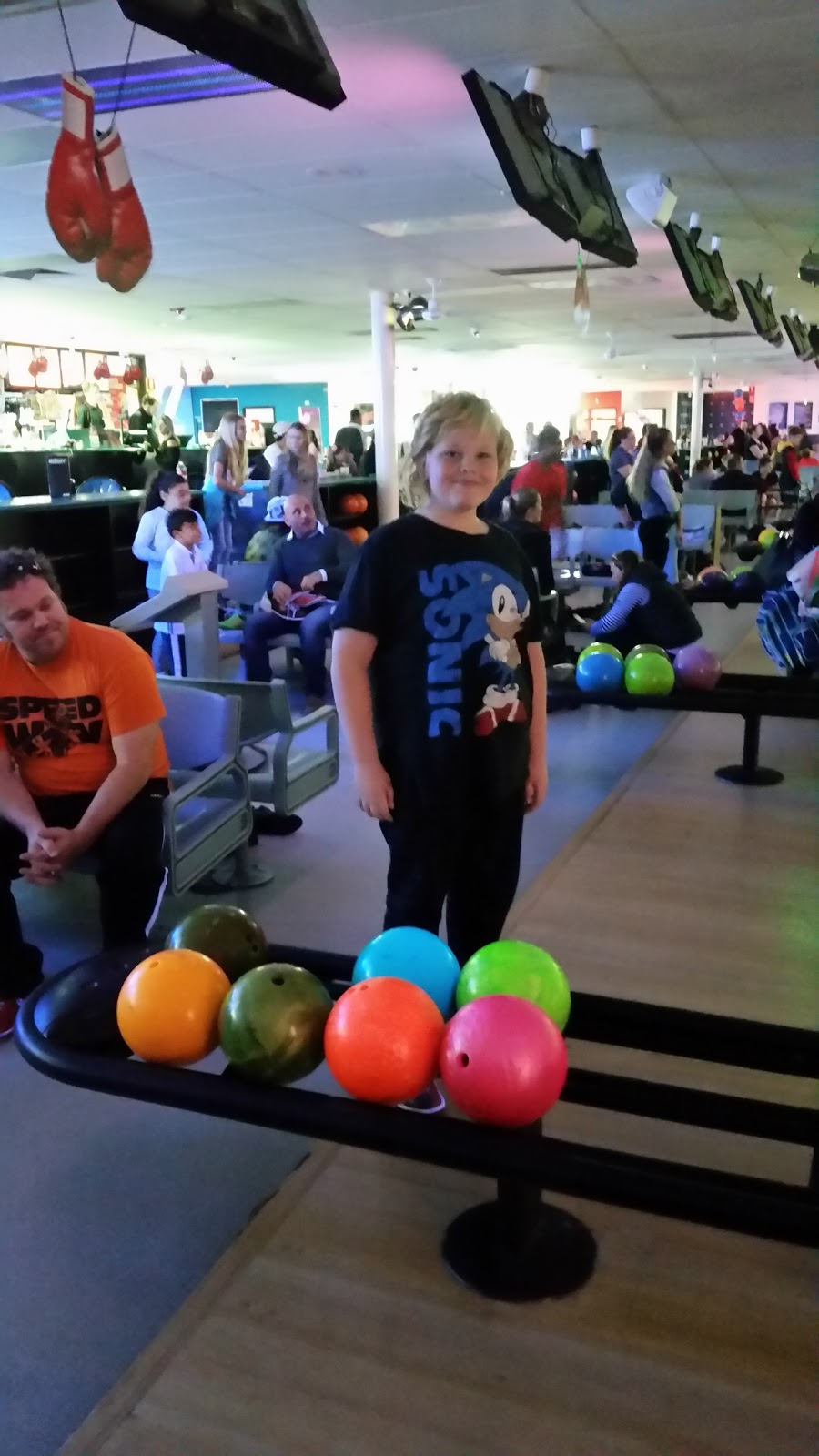 ZONE BOWLING Noarlunga | David Witton Dr, Noarlunga Centre SA 5168, Australia | Phone: 1300 368 067