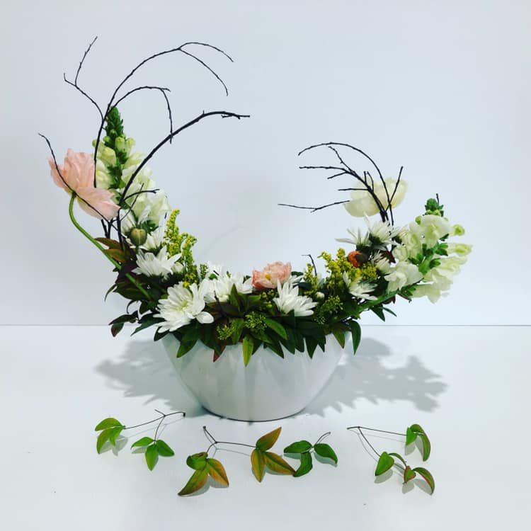 Ivy and Ann Floral Studio | 46 Lady Musgrave Cct, Burdell QLD 4818, Australia | Phone: 0422 307 487