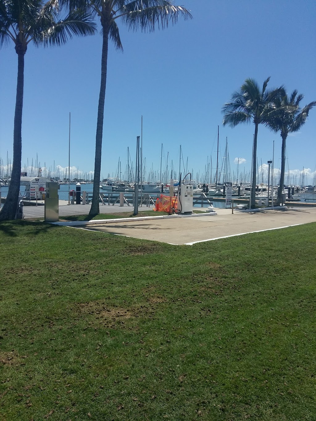 multihull yacht club queensland